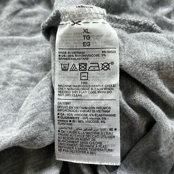 Old Navy Luxe Palm Tree Tee - Size XL - Picture 7 of 10